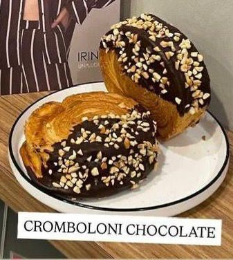 Cromboloni Coklat
